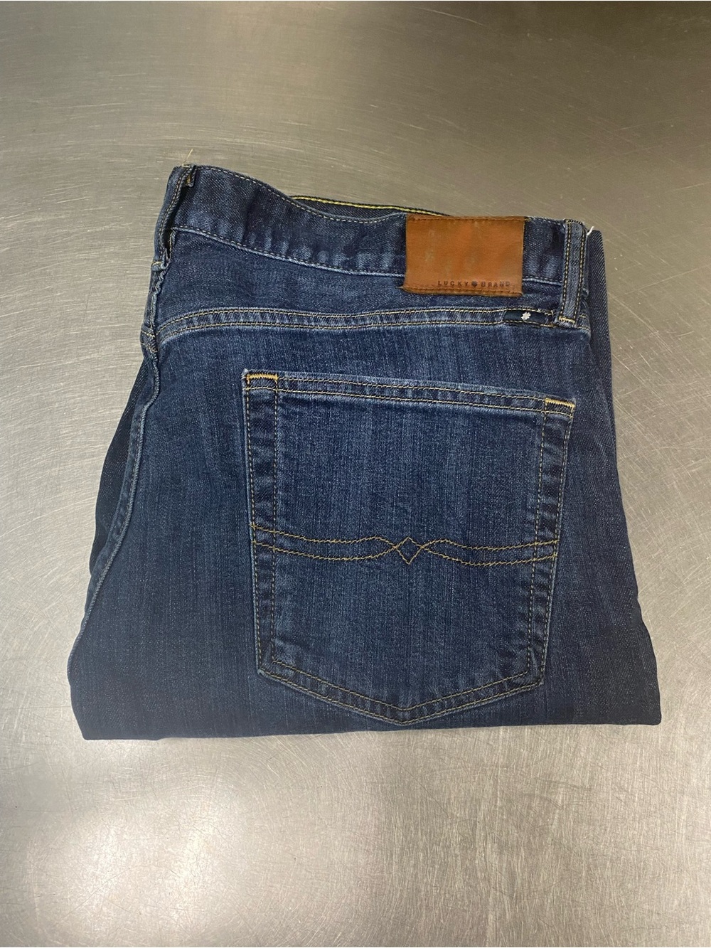 Lucky Brand Men's w36 L34 Dark Blue Slim Straight Jeans